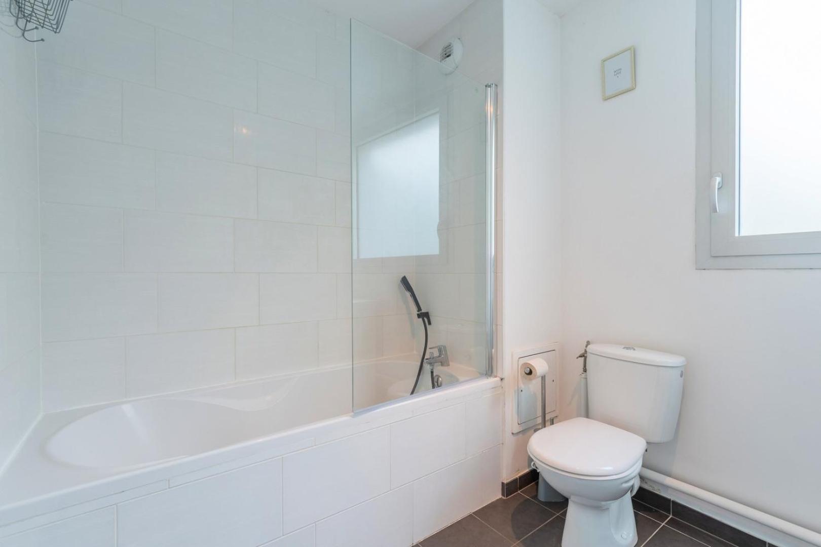 Apartment Near Metro With Parking & Balconies Лілль Екстер'єр фото