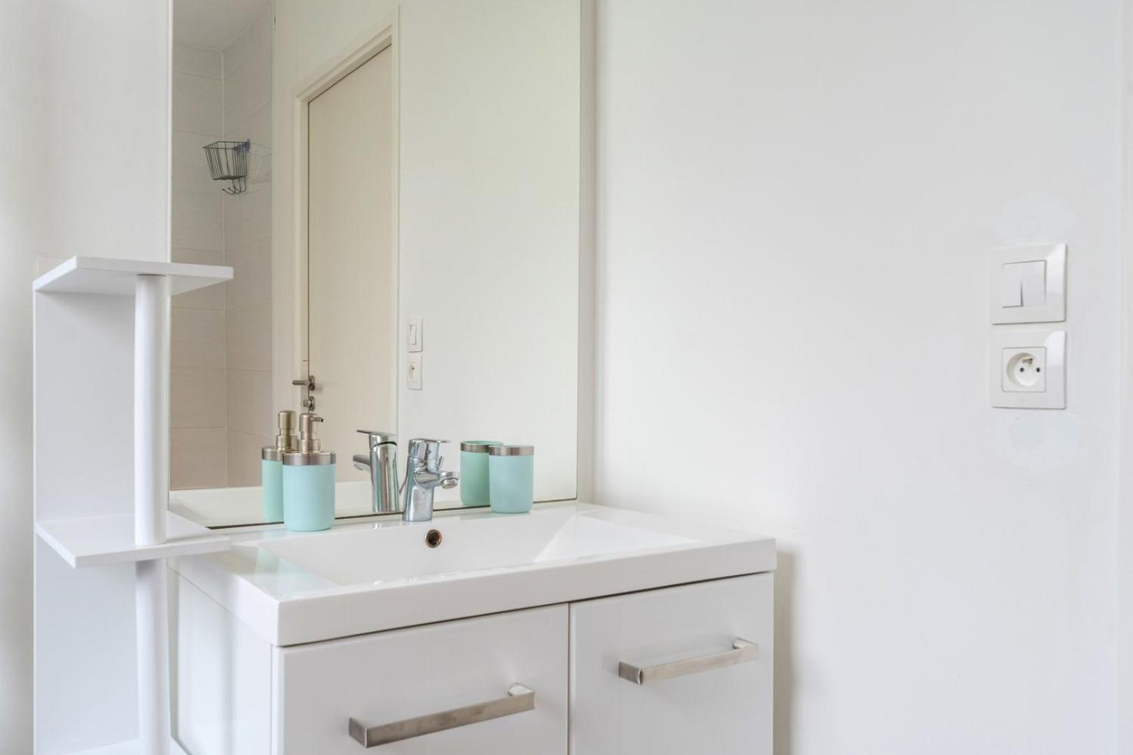 Apartment Near Metro With Parking & Balconies Лілль Екстер'єр фото